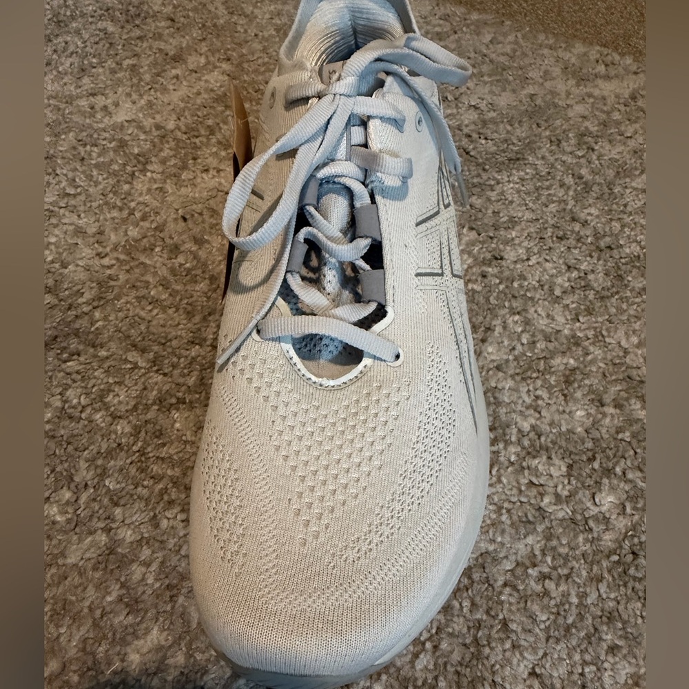 Asics Gel-Nimbus 26 in Concrete Silver - Picture 3 of 6